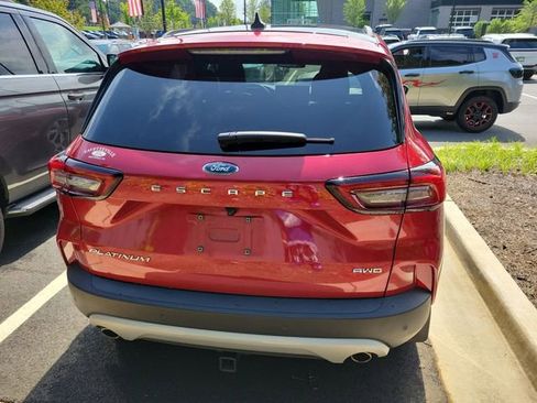 Used 2023 Ford Escape Platinum AWD/4WD image 5