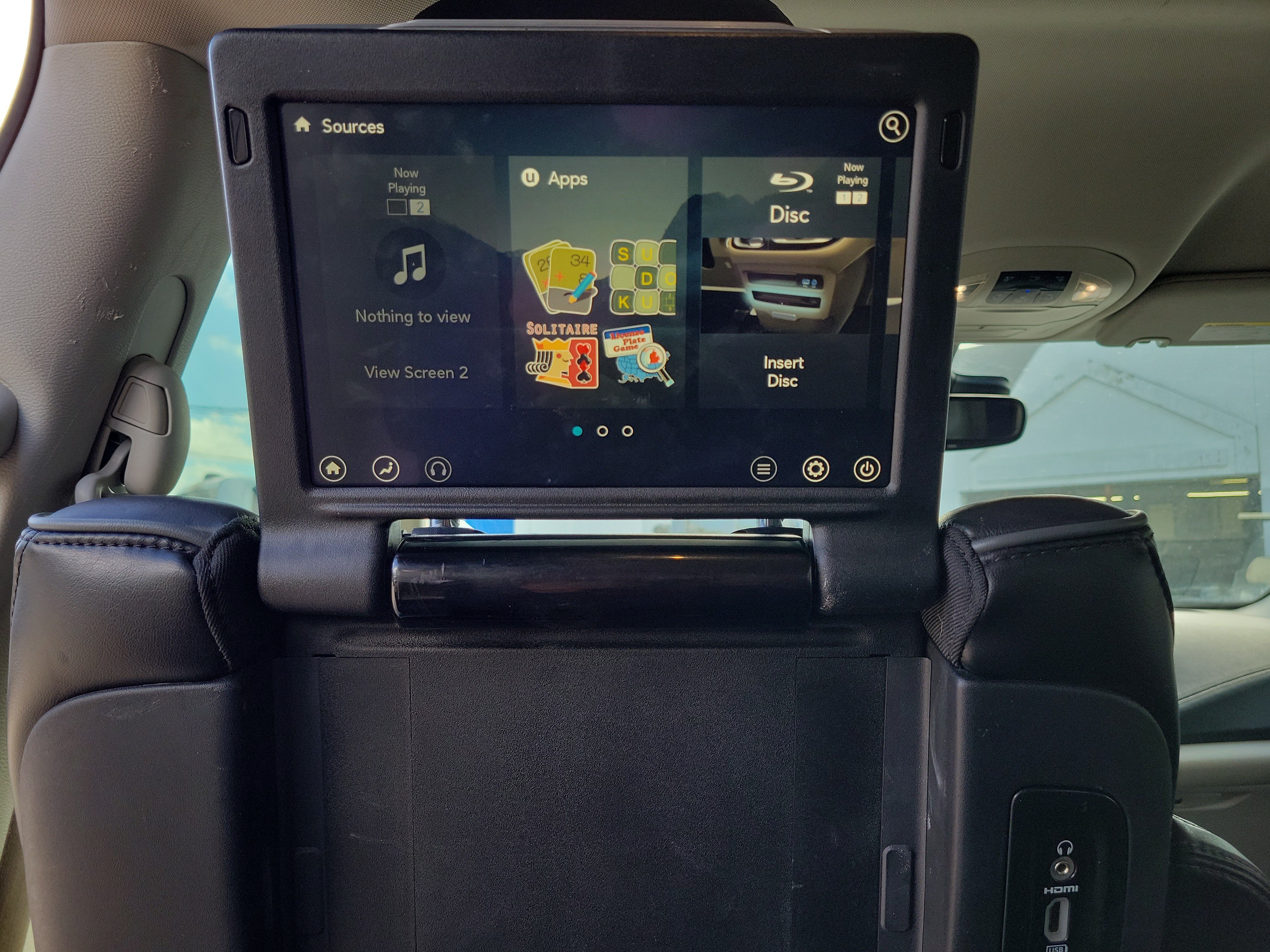 Used 2018 Chrysler Pacifica Limited w/ Advanced Safetytec Group FWD image 15