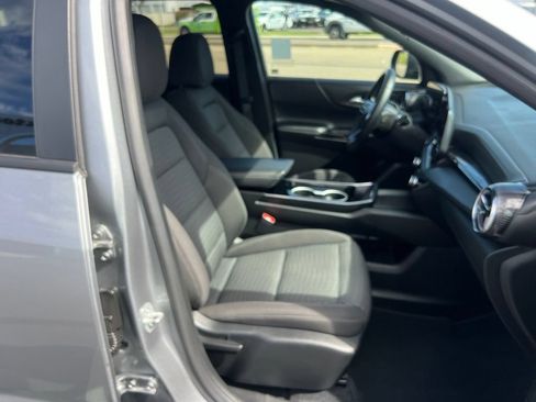 Used 2025 Chevrolet Equinox LT FWD image 33