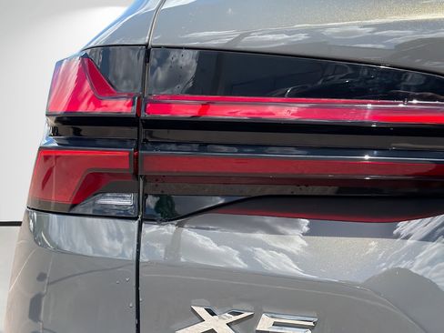 New 2026 BMW X5 xDrive50e w/ Executive Package image 10