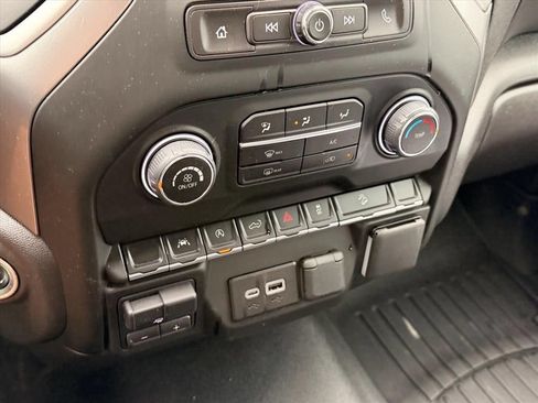 Used 2024 Chevrolet Silverado 1500 Custom Trail Boss w/ LPO, Dark Essentials Package AWD/4WD image 20