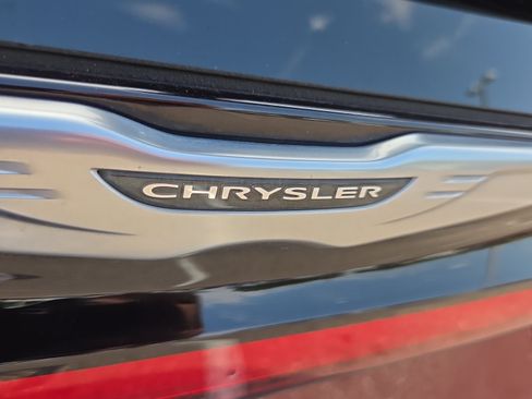Used 2022 Chrysler Pacifica Pinnacle FWD image 31
