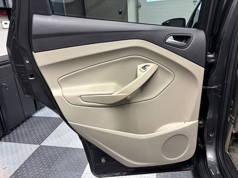 Used 2015 Ford Escape SE FWD image 16