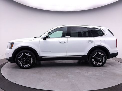 Used 2024 Kia Telluride S image 43