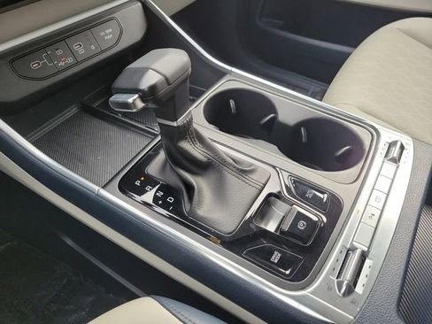 Used 2025 Kia Carnival SX FWD image 30