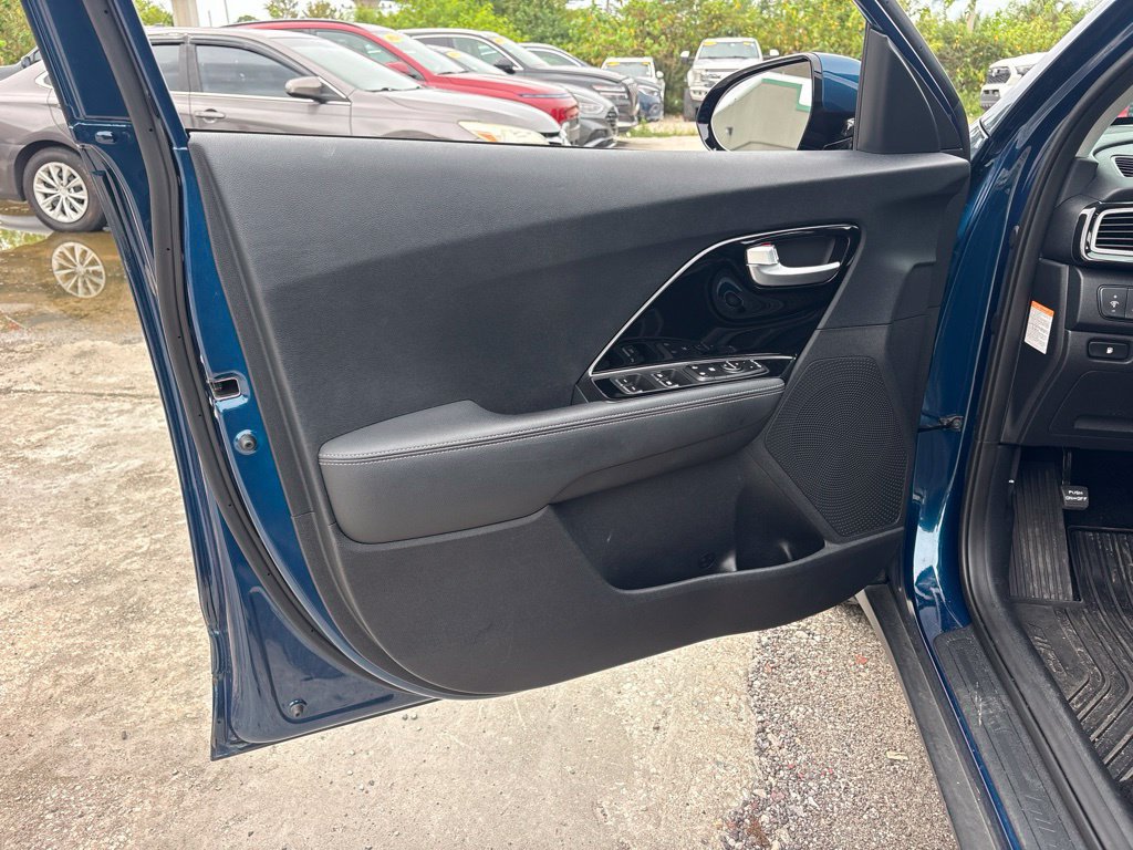 Used 2019 Kia Niro EX FWD image 10