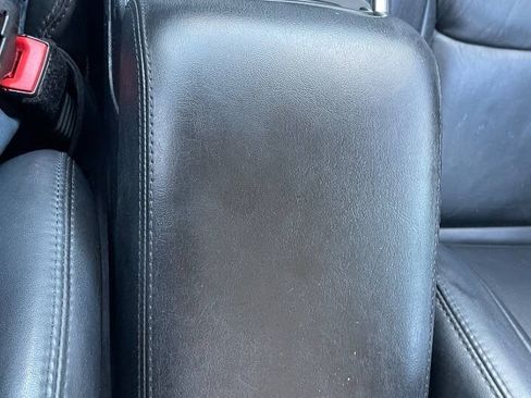 Used 2017 Chrysler 300 Limited RWD image 23