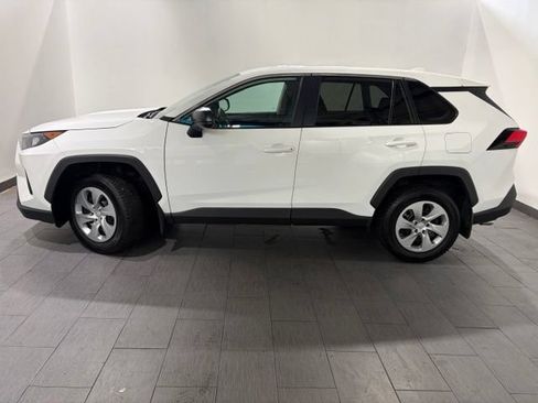 Used 2022 Toyota RAV4 LE AWD/4WD image 2