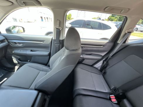 Used 2024 Honda CR-V EX image 3