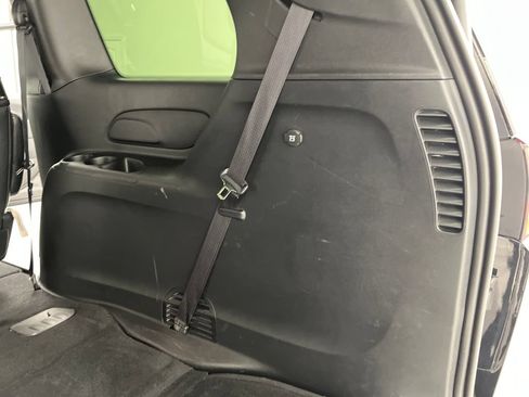 Used 2025 Chrysler Pacifica Select FWD image 46