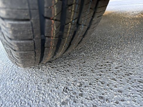 Certified 2023 Volvo XC60 B5 Plus w/ Protection Package image 12