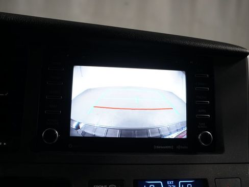 Used 2020 Toyota Sienna LE FWD image 23