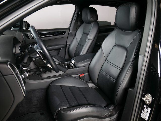 Certified 2023 Porsche Cayenne AWD/4WD image 5