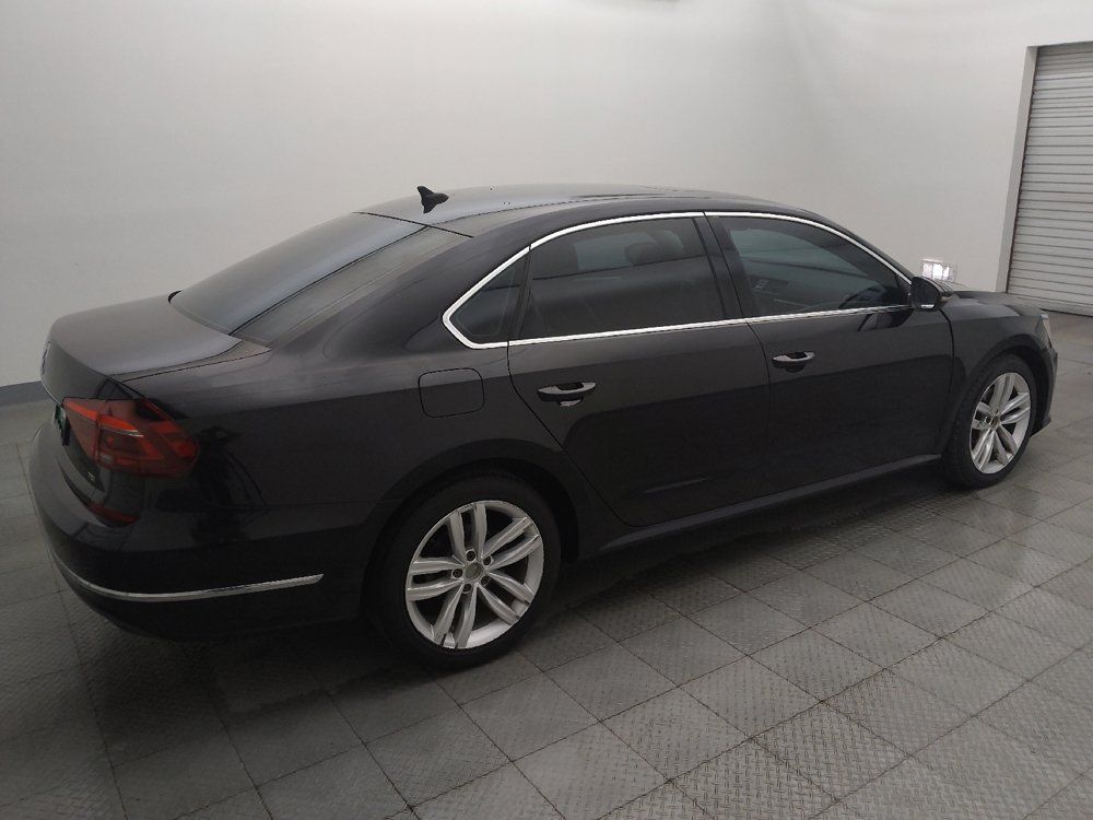 Used 2018 Volkswagen Passat 2.0T SE FWD image 10