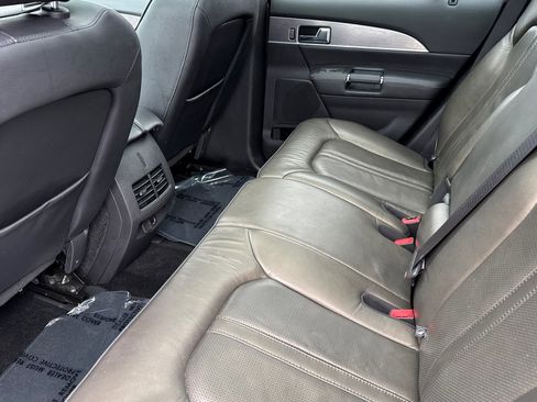 Used 2013 Lincoln MKX AWD image 12