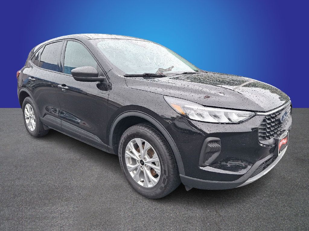 Used 2025 Ford Escape Active AWD/4WD image 3