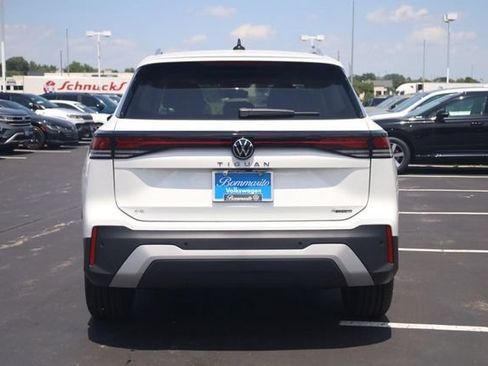 New 2026 Volkswagen Tiguan SE AWD/4WD image 5