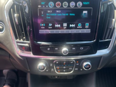 Used 2019 Chevrolet Traverse LT w/ LT Premium Package AWD/4WD image 14