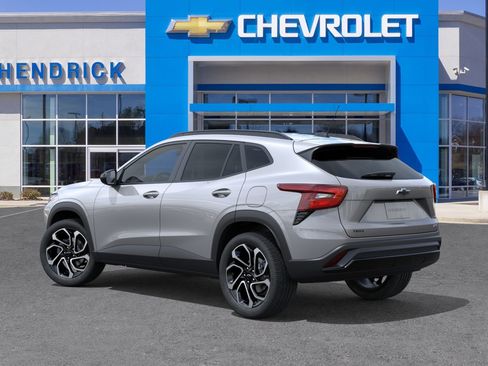 New 2026 Chevrolet Trax RS w/ Sunroof Package FWD image 5
