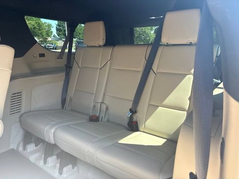 Used 2021 Cadillac Escalade ESV Premium Luxury w/ Driver Assist Tech Package AWD/4WD image 21