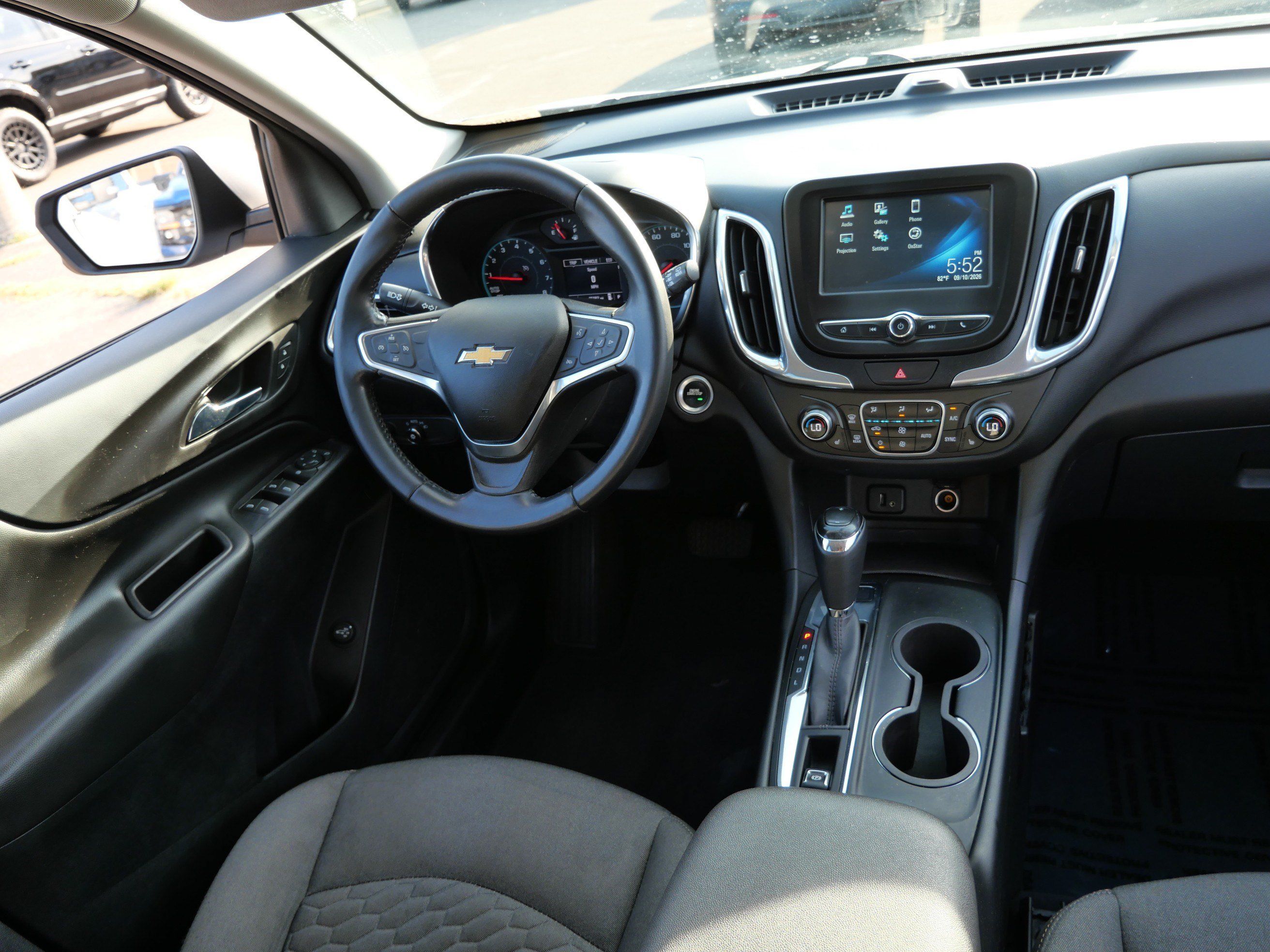 Used 2018 Chevrolet Equinox LT AWD/4WD image 9