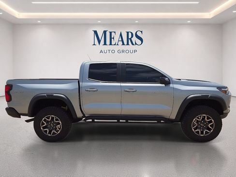 Used 2024 Chevrolet Colorado ZR2 w/ Technology Package AWD/4WD image 6