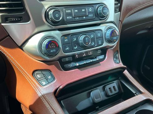 Used 2018 Chevrolet Tahoe Premier w/ RST 6.2L Performance Edition AWD/4WD image 35