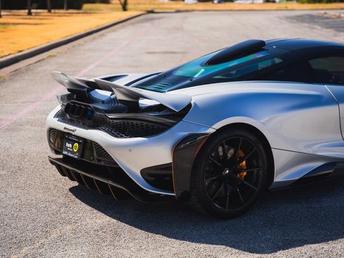 Used 2021 McLaren 765LT RWD image 28