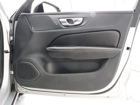 Used 2022 Volvo S60 B5 Momentum w/ Premium Package AWD/4WD image 38