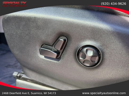 Used 2018 Chrysler Pacifica Limited FWD image 38