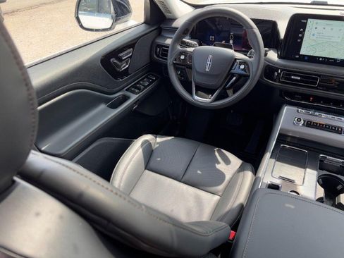 New 2026 Lincoln Aviator AWD image 12