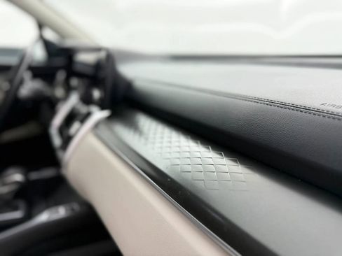 Used 2022 Kia Sorento S w/ Panoramic Sunroof Package FWD image 23
