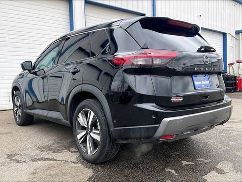 Used 2024 Nissan Rogue SL image 3