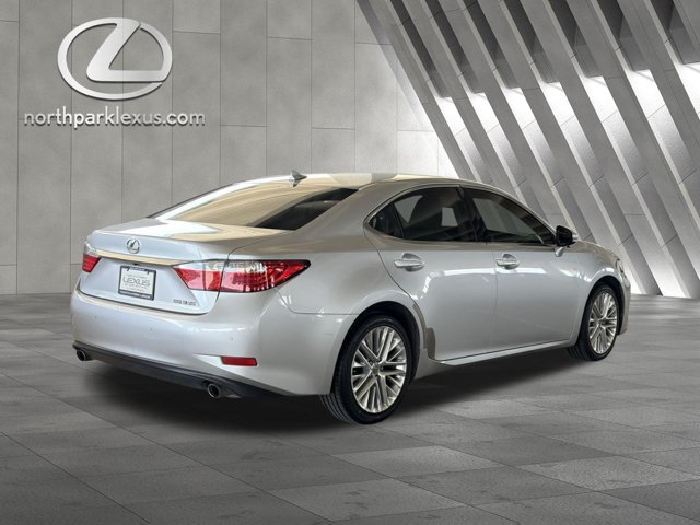 Used 2014 Lexus ES 350 w/ Luxury Package FWD image 6