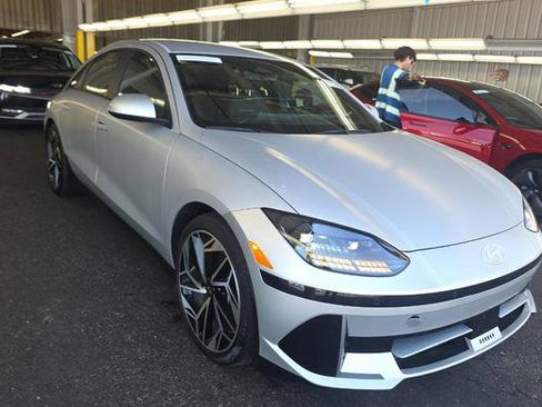 Used 2023 Hyundai Ioniq 6 SEL image 2