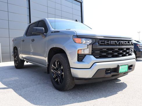 Used 2025 Chevrolet Silverado 1500 Custom w/ LPO, Dark Essentials Package AWD/4WD image 6