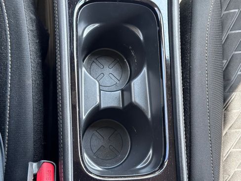Used 2022 Nissan Kicks SV FWD image 32