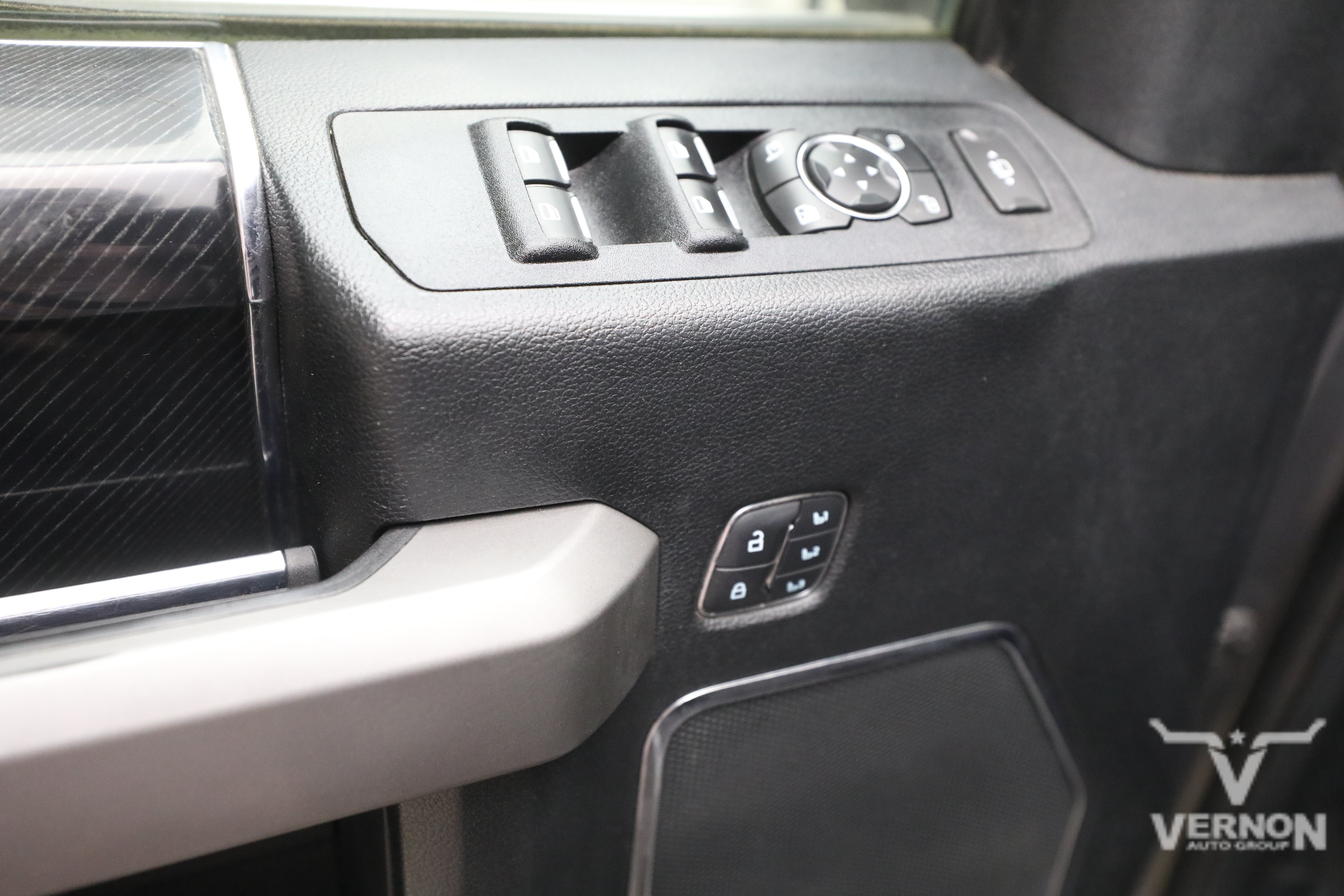 Used 2021 Ford F350 Platinum AWD/4WD image 17