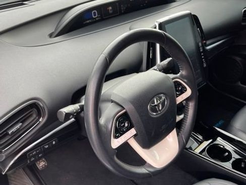 Used 2017 Toyota Prius Prime Advanced w/ Carpet Mat Package FWD image 13