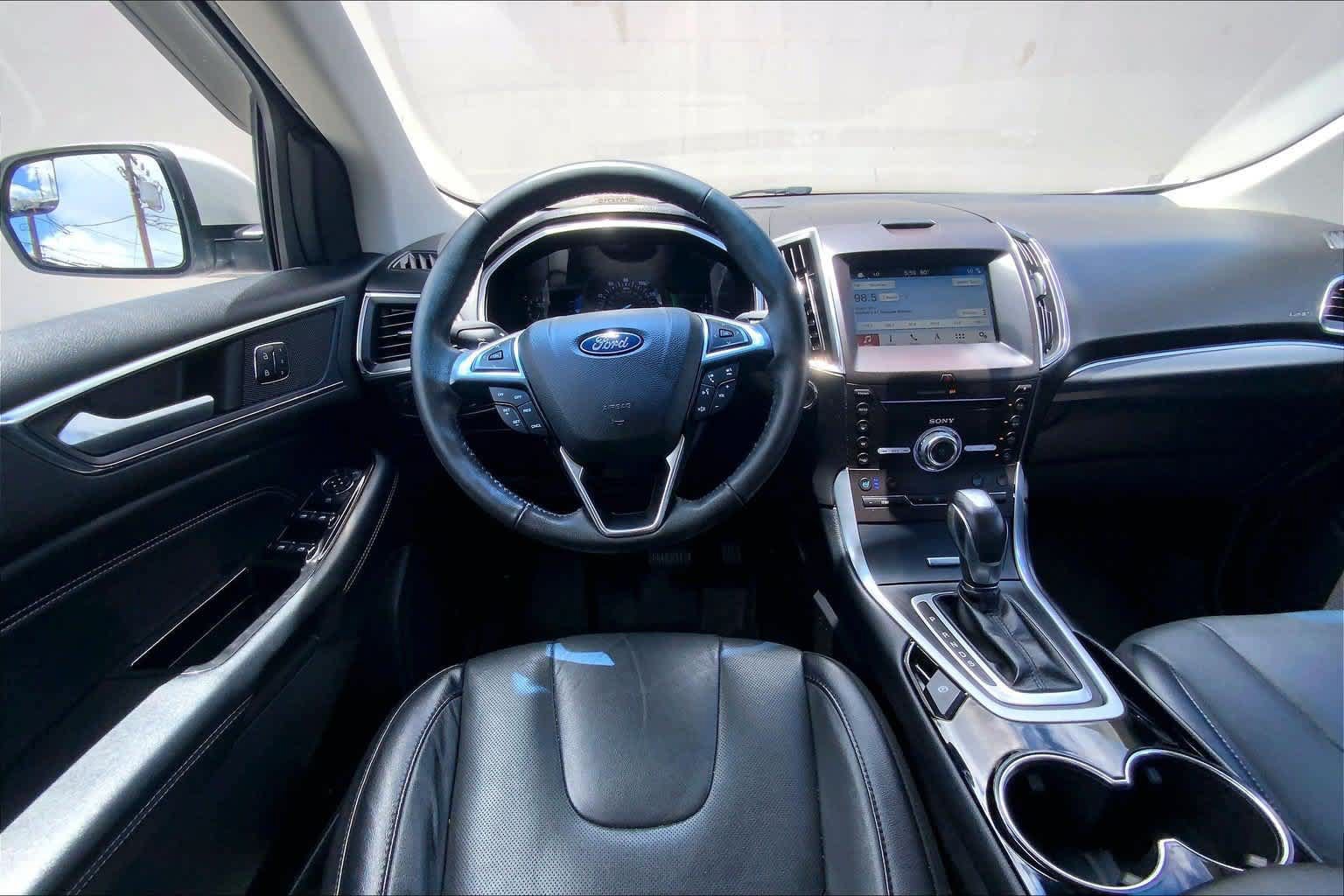 Used 2018 Ford Edge Titanium w/ Equipment Group 301A FWD image 14