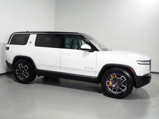 Used 2024 Rivian R1S AWD Adventure image 1