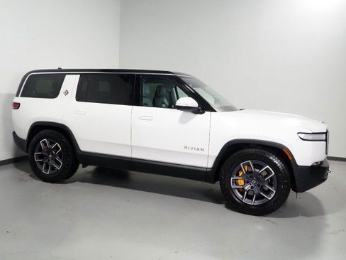 Used 2024 Rivian R1S AWD Adventure image 1