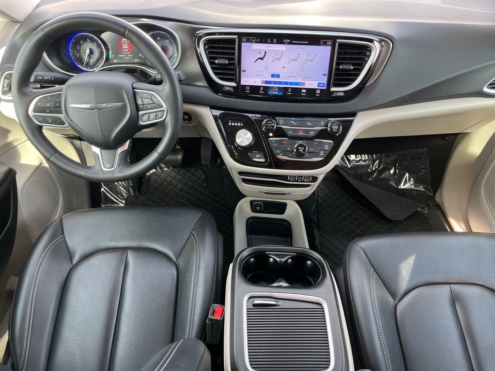 Used 2024 Chrysler Pacifica Touring-L FWD image 12