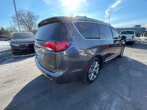 Used 2019 Chrysler Pacifica Limited w/ Tire & Wheel Group image 12