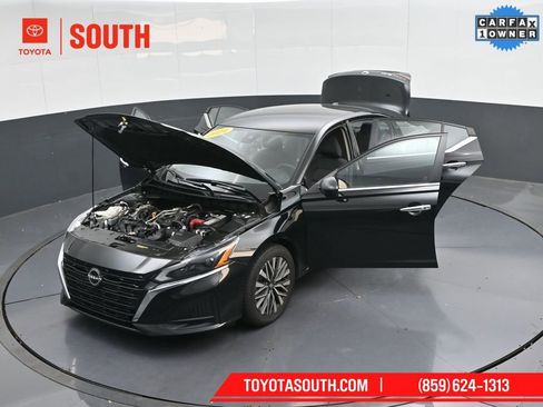 Used 2024 Nissan Altima 2.5 SV image 46