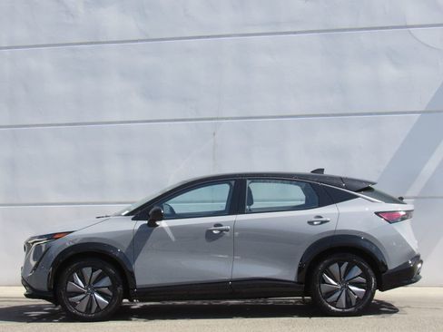 Used 2024 Nissan Ariya AWD image 4