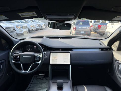 Used 2024 Land Rover Discovery Sport Dynamic SE AWD/4WD image 17