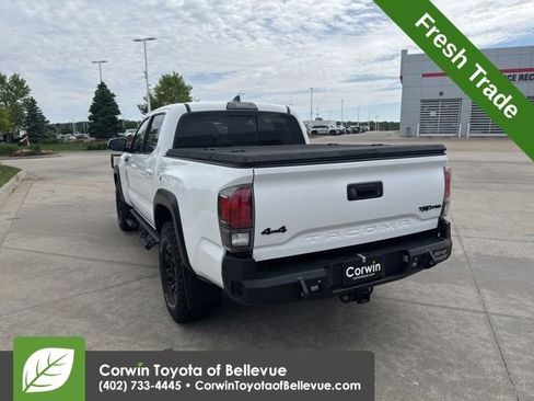 Used 2017 Toyota Tacoma TRD Pro AWD/4WD image 6