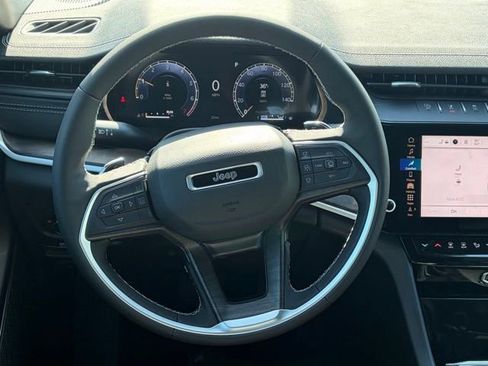 New 2026 Jeep Grand Cherokee Limited image 39