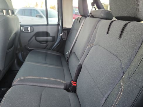 Used 2025 Jeep Wrangler Willys image 18